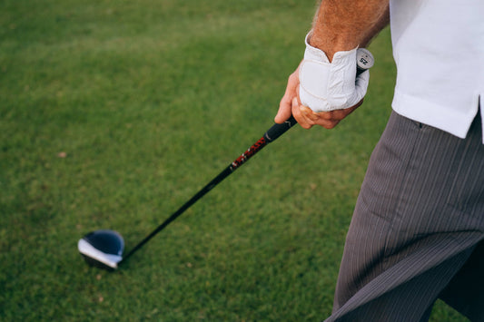 Strong Grip vs Weak Grip in Golf (What You Need to Know)